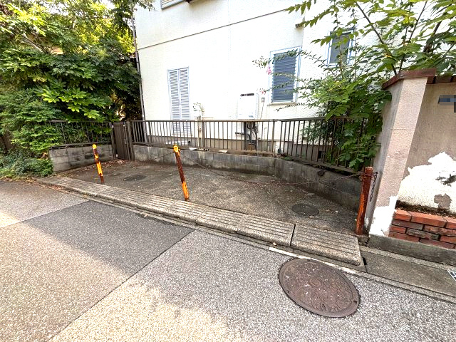 中古戸建　柏市増尾8丁目の駐車場