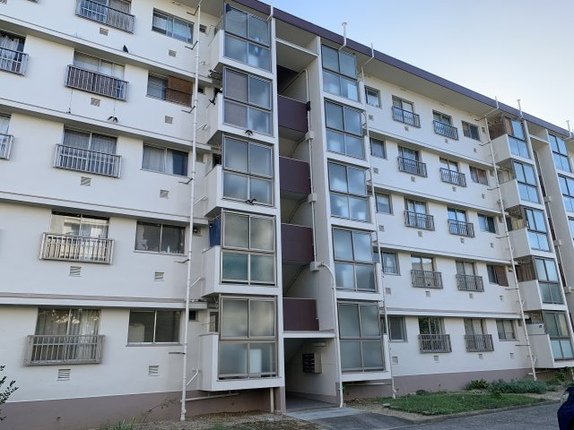 明舞12団地　３７号棟　１階部分の外観