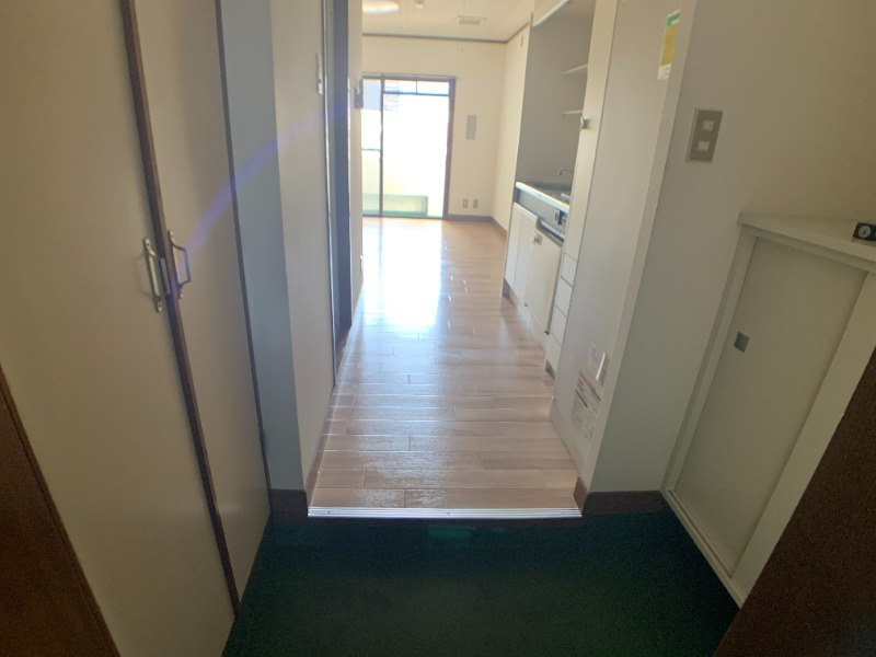 ビクトワール八木の玄関