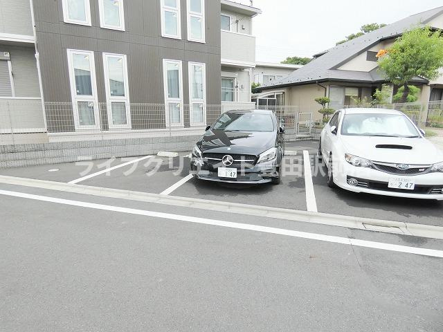 VieJoyeux(ヴィジョワイユ）の駐車場