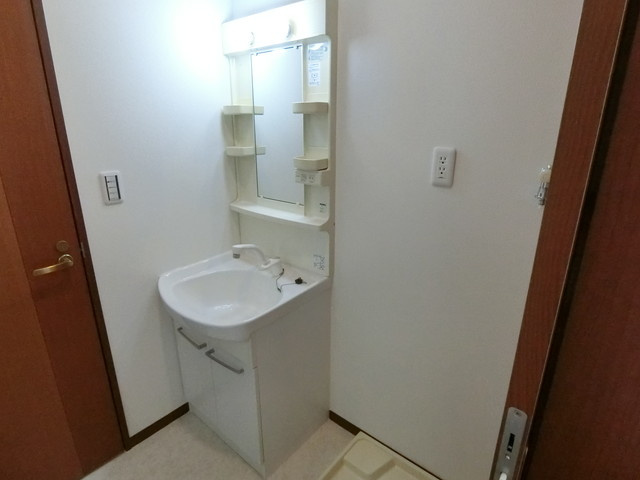 クリスタルビューハイツの洗面所