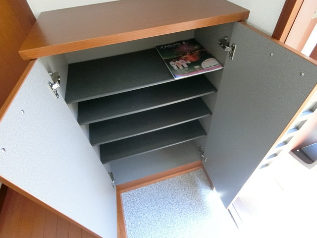 クリスタルビューハイツの玄関