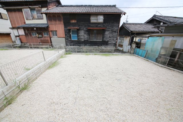 リーブルファイン樽水 1号棟の庭