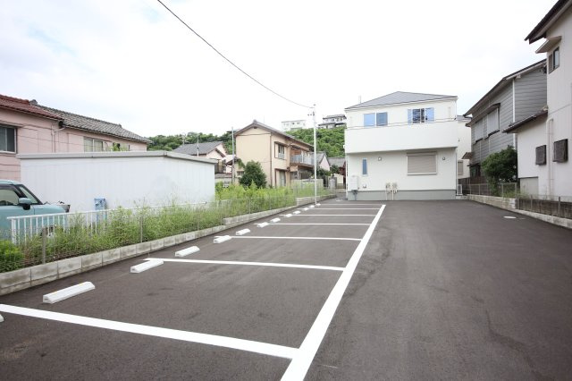 リーブルファイン樽水 1号棟の駐車場