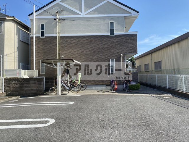 ボナール八尾南の駐車場