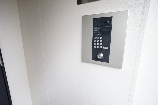 プリズム14番館のエントランス