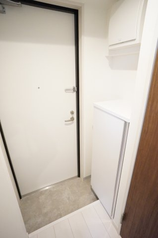 プリズム14番館の玄関