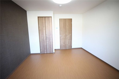 【寝室】 | アルバス弁天町 | 落ち着いて過ごせるお部屋なので、寝室にいかがでしょうか