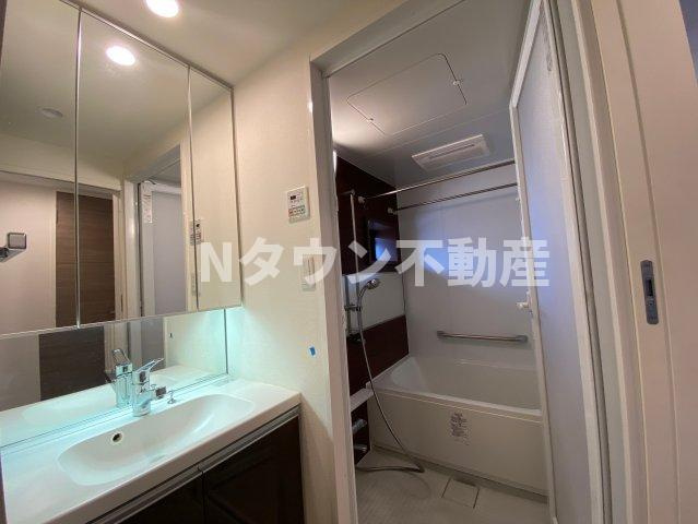 【洗面所】 | エステムプラザ名古屋D.C.2027 | 忙しい朝には欠かせない洗面所です
