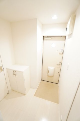 【玄関】 | サンローズ | ※同物件・同タイプの写真です。
