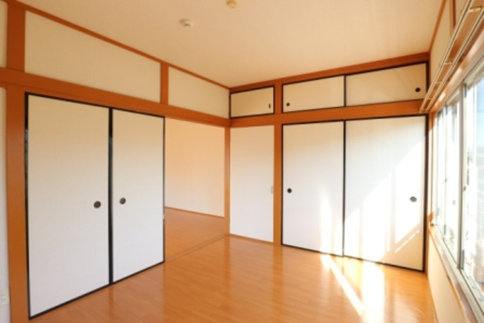 ペルソーナの洋室