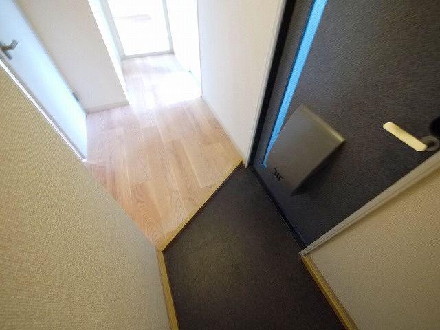 エクセル木津の玄関|明るい玄関です