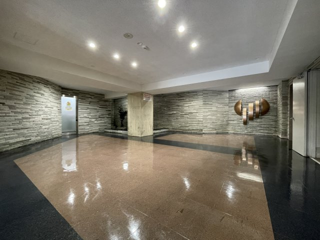 大池シャインハイツのエントランス