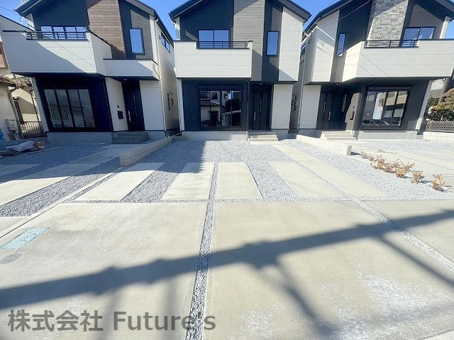 北葛飾郡松伏町松伏　新築戸建　全3棟　2号棟の駐車場|カースペース並列2台確保した邸宅