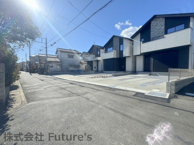 北葛飾郡松伏町松伏　新築戸建　全3棟　2号棟の前面道路含む現地写真|前面道路含む現地写真です。