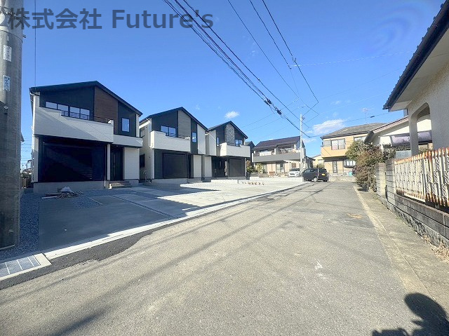 北葛飾郡松伏町松伏　新築戸建　全3棟　3号棟の前面道路含む現地写真|前面道路含む現地写真です。