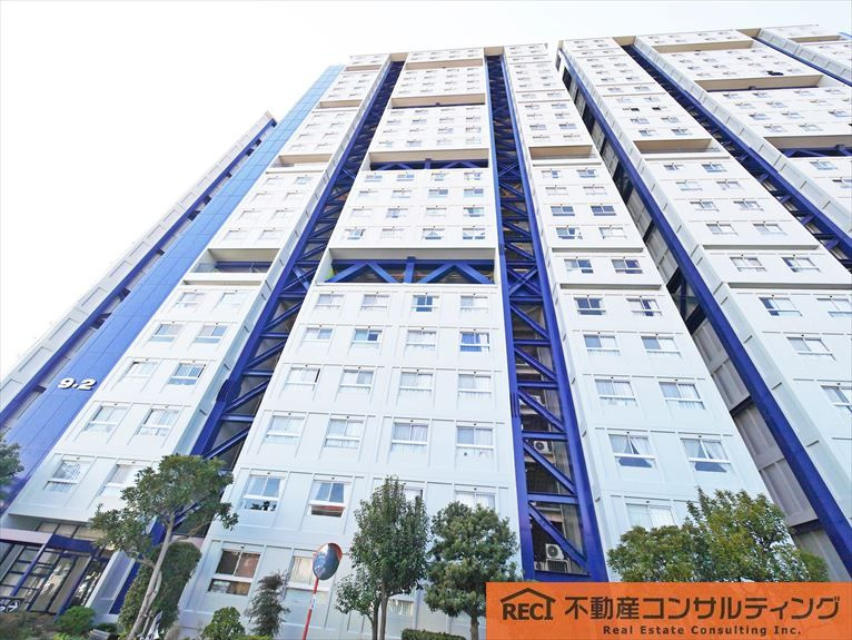 芦屋浜第一住宅9-2号棟の外観