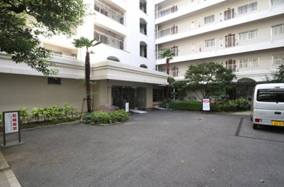 【エントランス】 | シャンボール天満 | 桜ノ宮公園や京橋駅も徒歩圏内！
ジョギングや散歩などお楽しみただけます♪