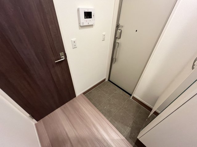 神戸市東灘区魚崎南町７丁目のハイツの玄関