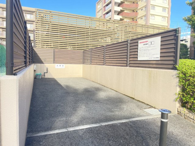 【その他共用部分】 | ロイヤルアーク泉ヶ丘 | お車の洗車スペースです。