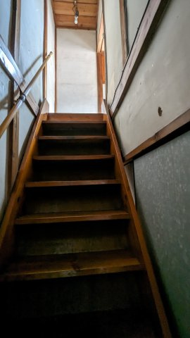 中古住宅　長良城西町1丁目の内装|階段