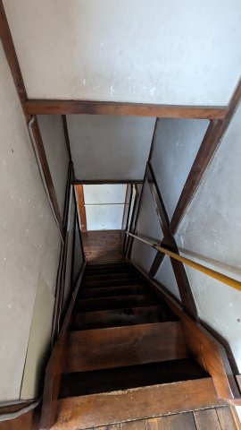 中古住宅　長良城西町1丁目の内装|階段