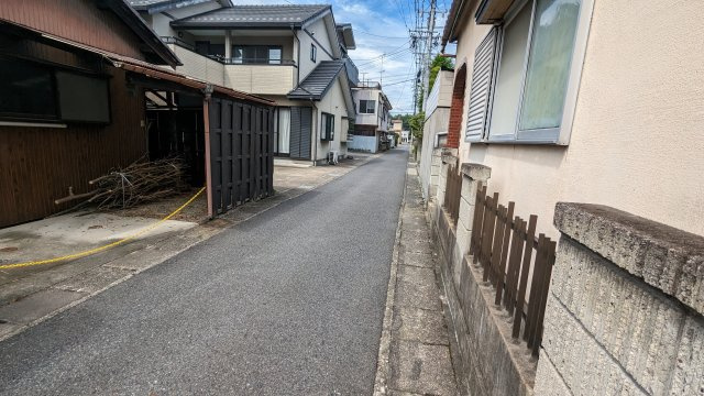 中古住宅　長良城西町1丁目の前面道路含む現地写真