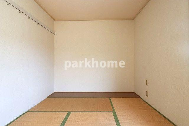 スクウェアハウスの和室