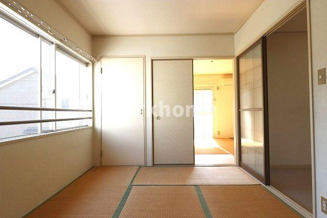 スクウェアハウスの和室