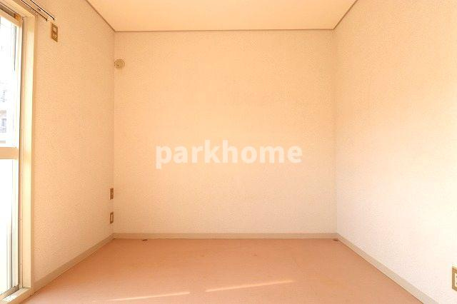 スクウェアハウスの洋室