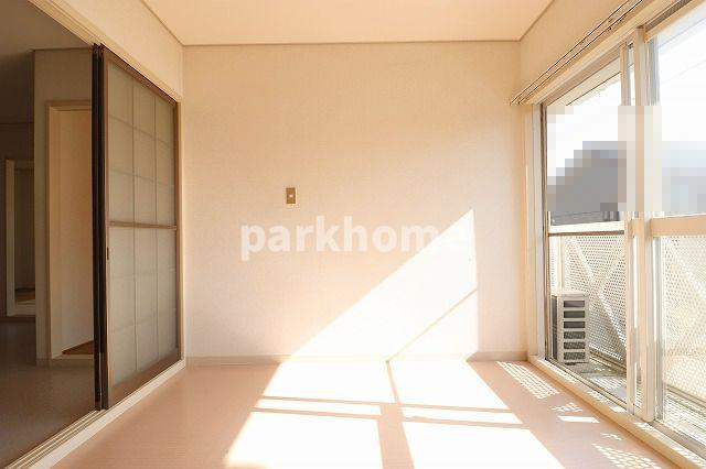 スクウェアハウスの洋室