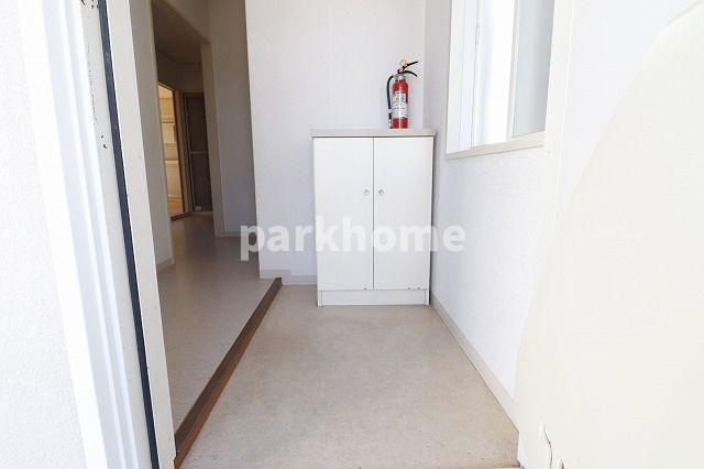 スクウェアハウスの玄関