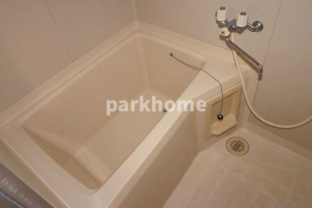 スクウェアハウスの浴室