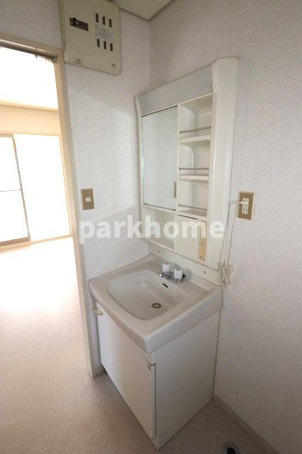 スクウェアハウスの独立洗面台