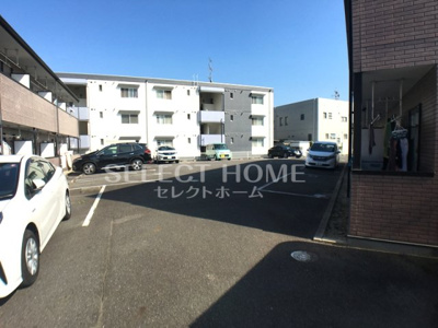 【駐車場】 | 大平Ｄｒｅａｍ　Ｂ | 駐車場があるので、車を買う予定の方も安心です