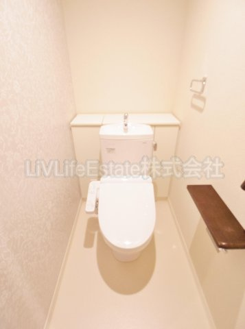 東村山市廻田町４丁目の賃貸マンションのトイレ