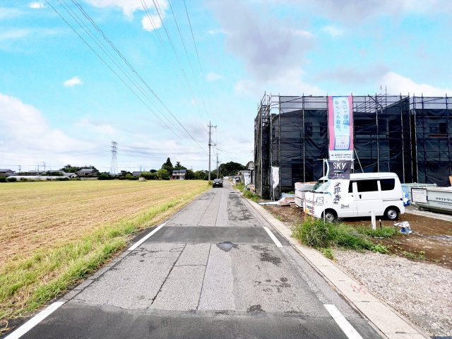 Cradle Garden太田市新田市野井町第2　新築住宅 1号棟の前面道路含む現地写真