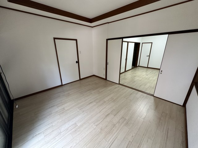 大和高田市蔵之宮町の一戸建ての居間・リビング