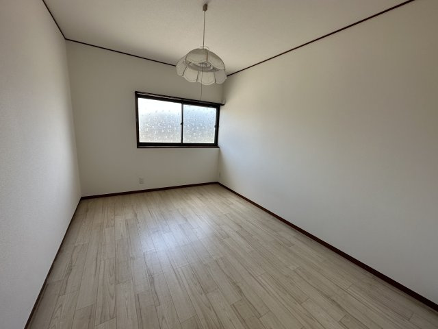 大和高田市蔵之宮町の一戸建ての居間・リビング