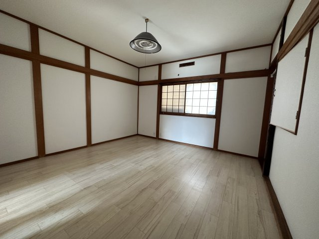 大和高田市蔵之宮町の一戸建ての居間・リビング