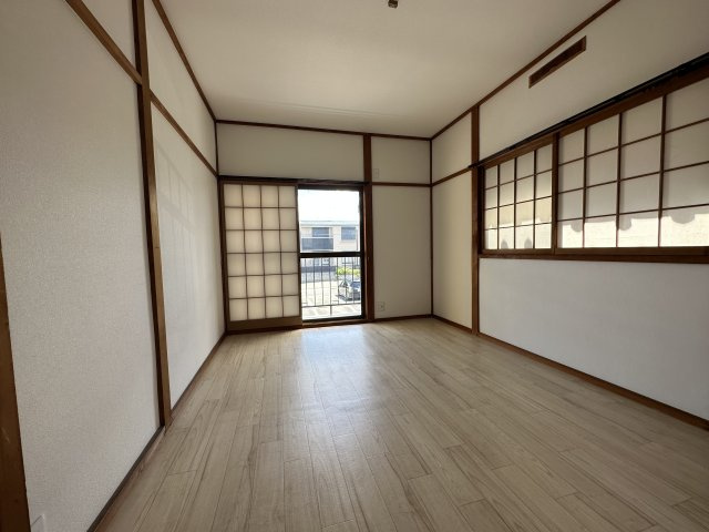 大和高田市蔵之宮町の一戸建ての居間・リビング