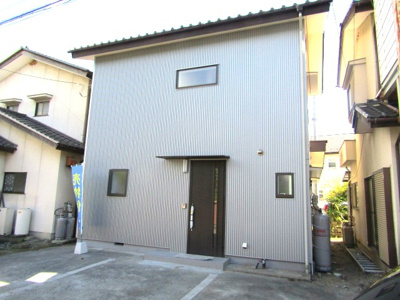 【外観】 | 【再生住宅】甲斐市名取 | 建物外観を気になさる方へ、見た目の良い物件です