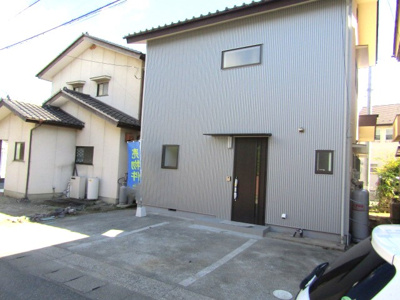 【外観】 | 【再生住宅】甲斐市名取 | 外観もきれいです