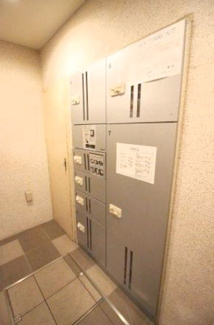 【その他共用部分】 | 不在時にも大活躍の宅配ボックス完備(^^)/