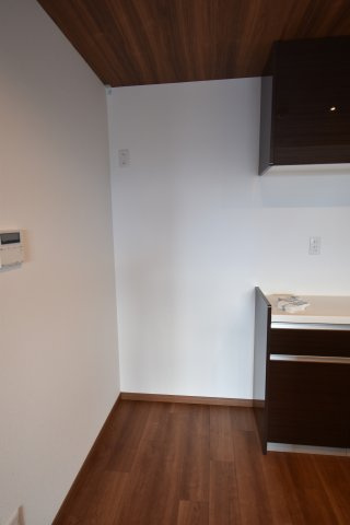 グランレブリー桂川グレイスレジデンスの居間・リビング|冷蔵庫置きスペース