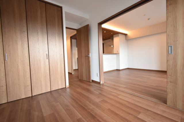 グランレブリー桂川グレイスレジデンスの洋室