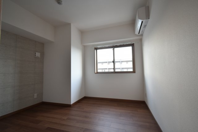 グランレブリー桂川グレイスレジデンスの洋室