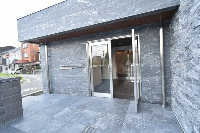 グランレブリー桂川グレイスレジデンスのエントランス