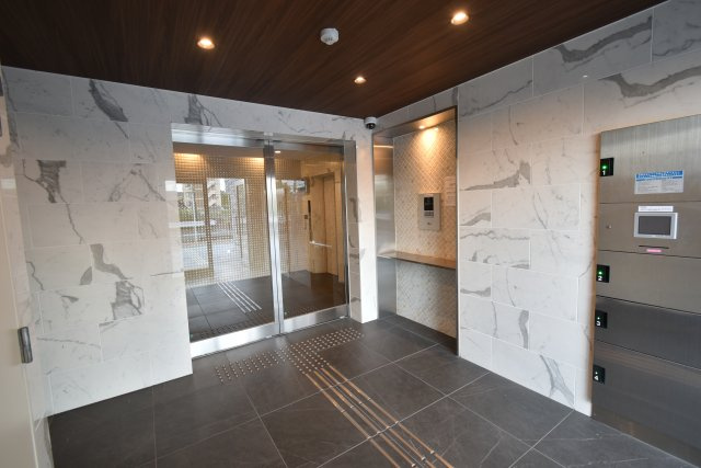 グランレブリー桂川グレイスレジデンスのロビー