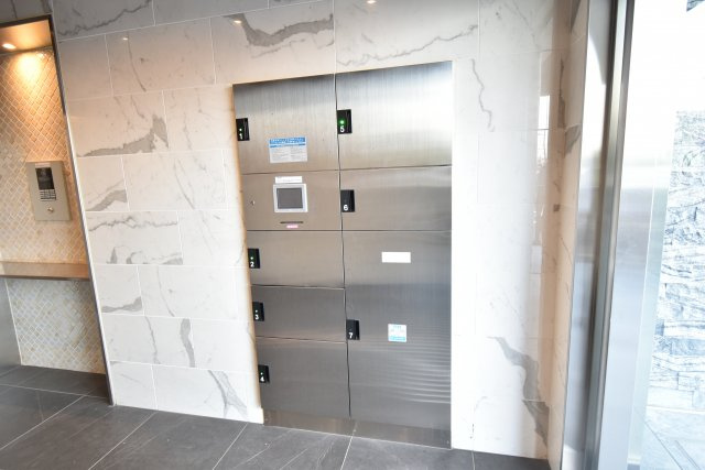 グランレブリー桂川グレイスレジデンスの設備|宅配BOX